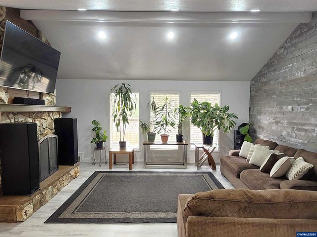 1387 Windsong Ct NW, Salem, OR 97304