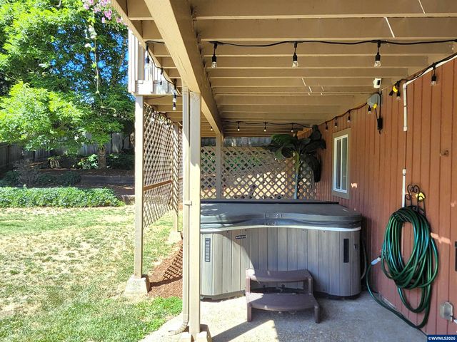 1387 Windsong Ct NW, Salem, OR 97304