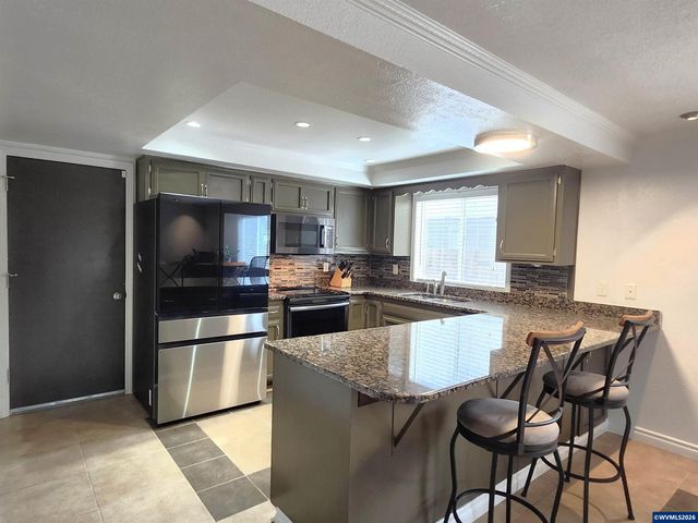 1387 Windsong Ct NW, Salem, OR 97304