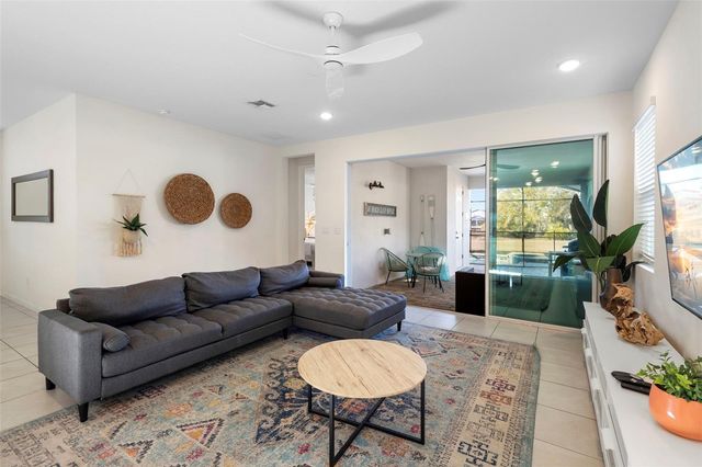 2092 FLEMING MIST PLACE, Kissimmee, FL 34747