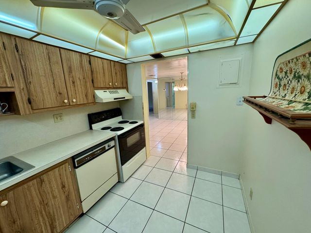 8050 W Mcnab Road 320, Tamarac, FL 33321