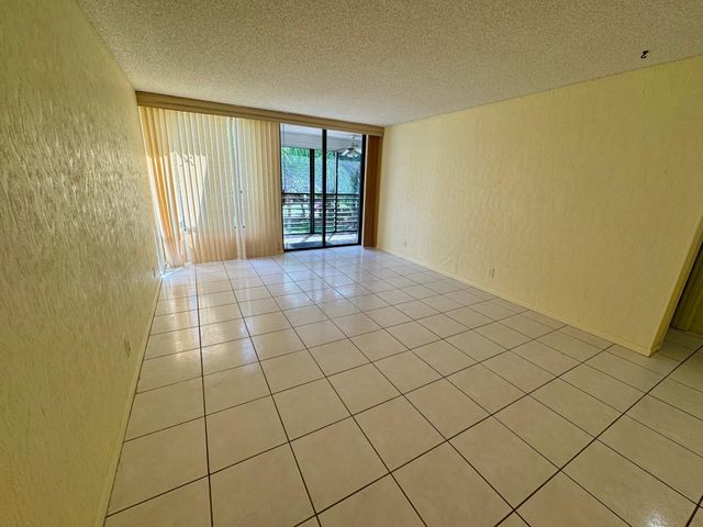 8050 W Mcnab Road 320, Tamarac, FL 33321