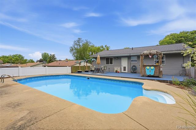 5233 Van Winkle Street, Brighton, MI 48116