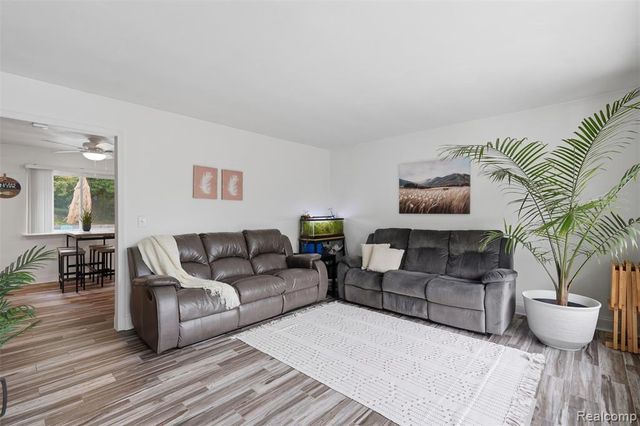 5233 Van Winkle Street, Brighton, MI 48116