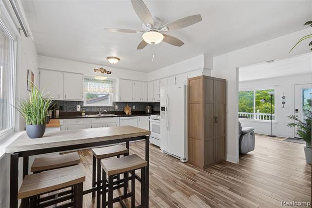 5233 Van Winkle Street, Brighton, MI 48116