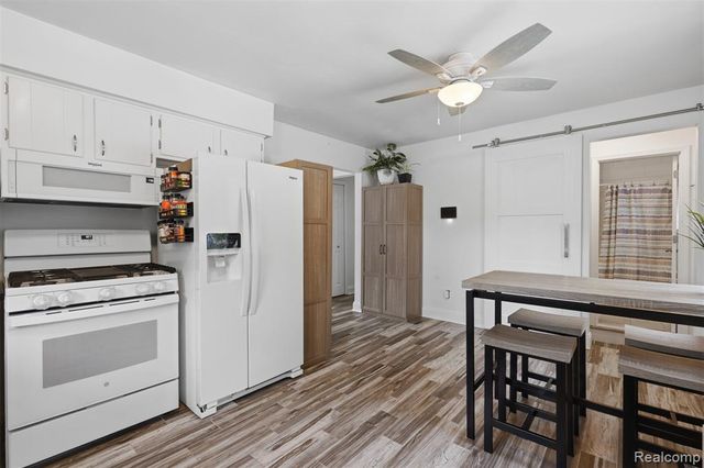 5233 Van Winkle Street, Brighton, MI 48116