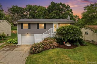 5233 Van Winkle Street, Brighton, MI 48116
