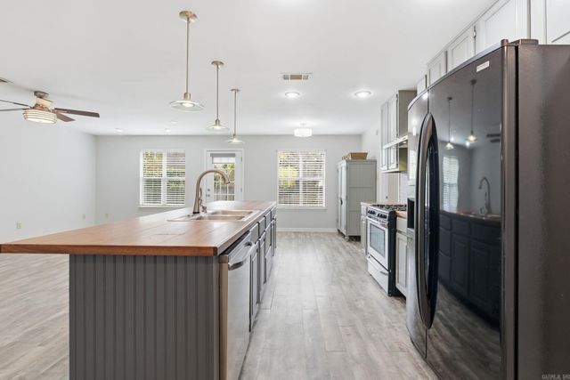 1315 HELEN Court, Bryant, AR 72022