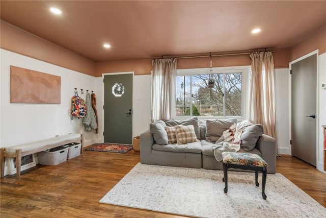 172 E Wedgewood Drive, Ross Twp, PA 15229