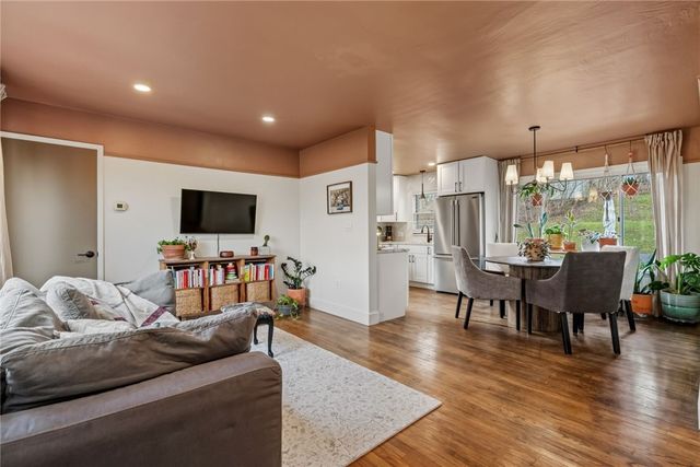 172 E Wedgewood Drive, Ross Twp, PA 15229