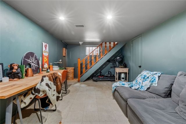 172 E Wedgewood Drive, Ross Twp, PA 15229