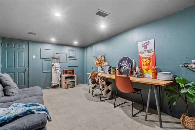 172 E Wedgewood Drive, Ross Twp, PA 15229