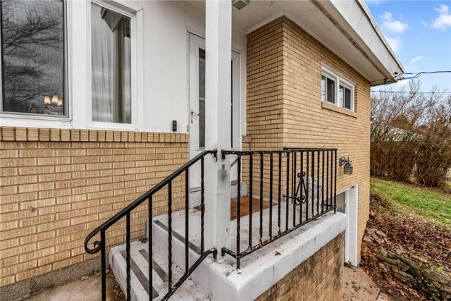 172 E Wedgewood Drive, Ross Twp, PA 15229