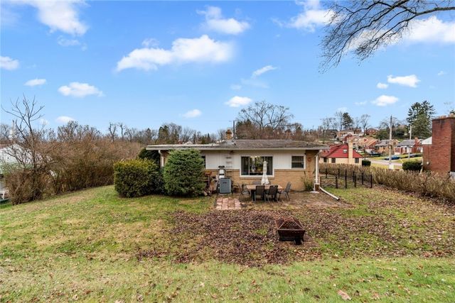 172 E Wedgewood Drive, Ross Twp, PA 15229