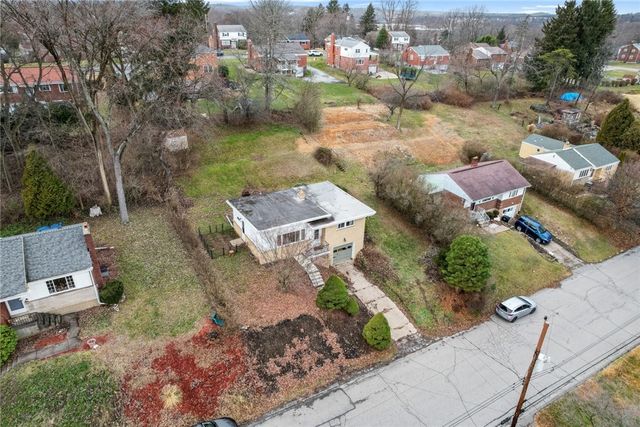 172 E Wedgewood Drive, Ross Twp, PA 15229