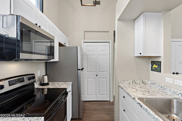 7620 E Callisto Cir Unit 212, Tucson, AZ 85715