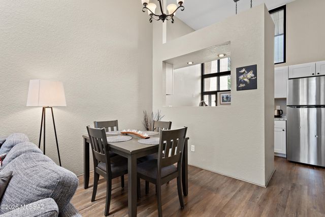 7620 E Callisto Cir Unit 212, Tucson, AZ 85715