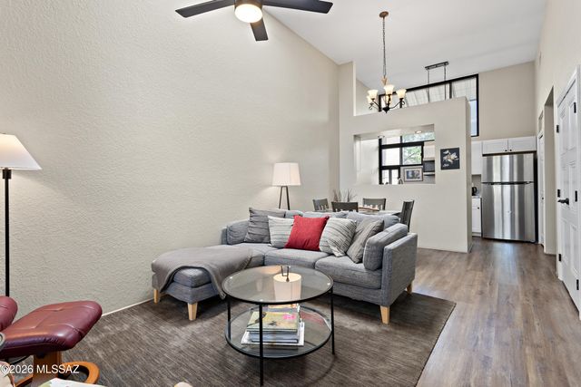 7620 E Callisto Cir Unit 212, Tucson, AZ 85715