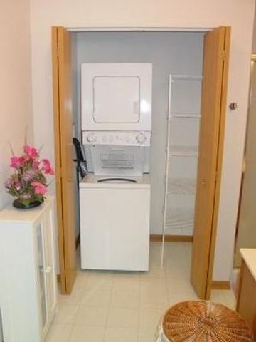 605 BARRINGTON Avenue 208, East Dundee, IL 60118