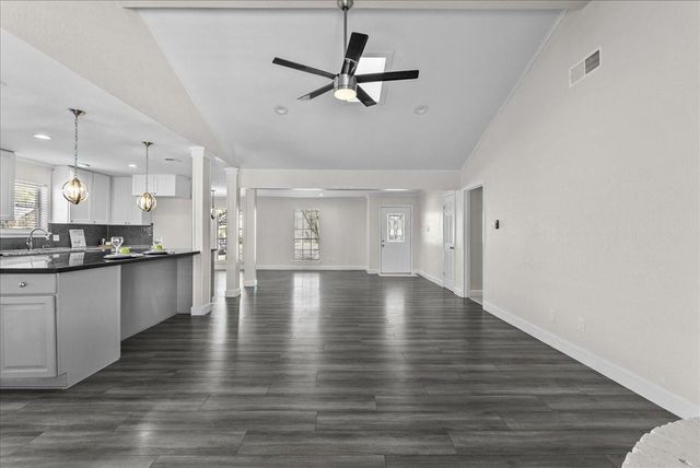 15514 Diana Lane, Houston, TX 77062