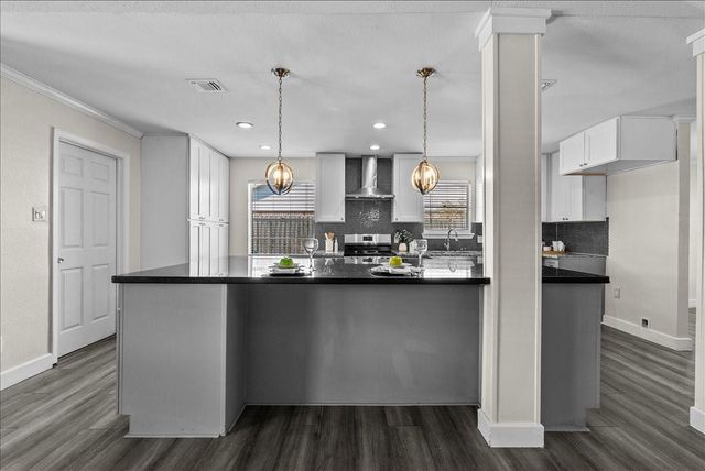 15514 Diana Lane, Houston, TX 77062