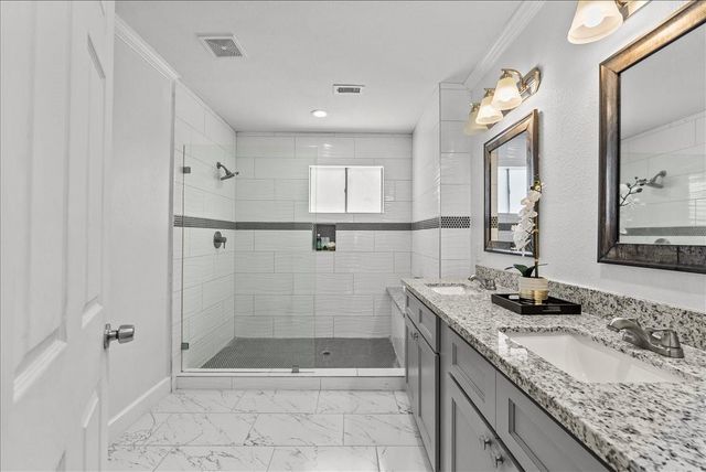 15514 Diana Lane, Houston, TX 77062