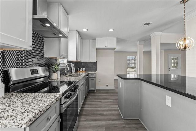 15514 Diana Lane, Houston, TX 77062