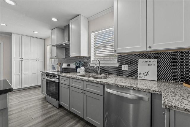 15514 Diana Lane, Houston, TX 77062