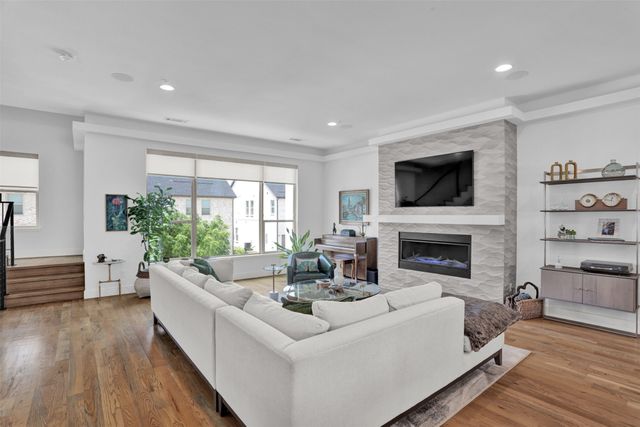 13001 Hutton Drive 10, Farmers Branch, TX 75234