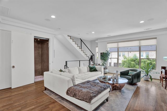13001 Hutton Drive 10, Farmers Branch, TX 75234