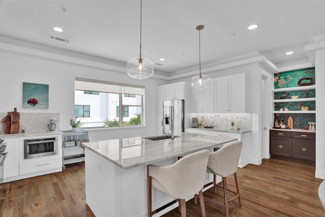 13001 Hutton Drive 10, Farmers Branch, TX 75234