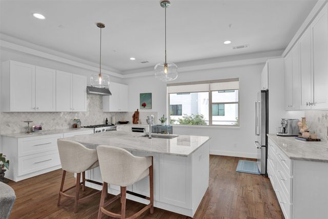 13001 Hutton Drive 10, Farmers Branch, TX 75234