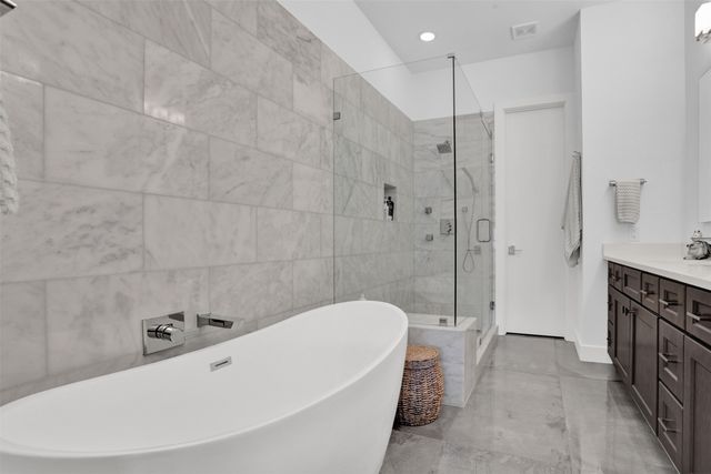 13001 Hutton Drive 10, Farmers Branch, TX 75234