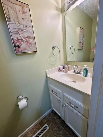 4041 Garrard Drive, Obetz, OH 43207
