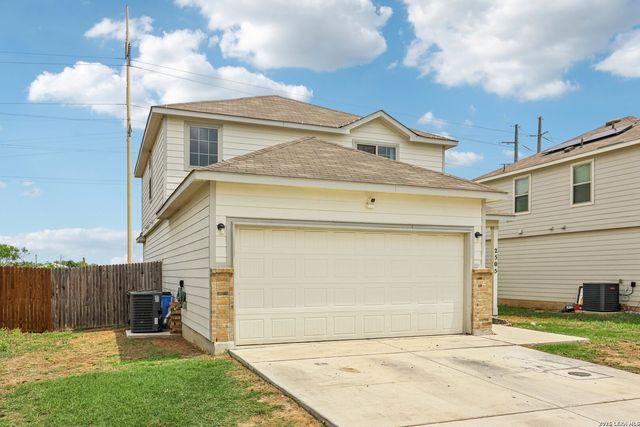 2505 DINO DR, Seguin, TX 78155