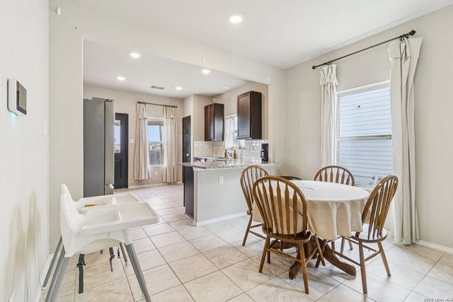 2505 DINO DR, Seguin, TX 78155