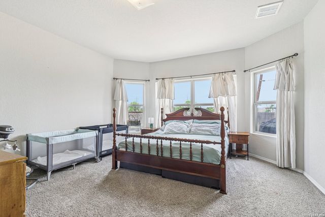 2505 DINO DR, Seguin, TX 78155