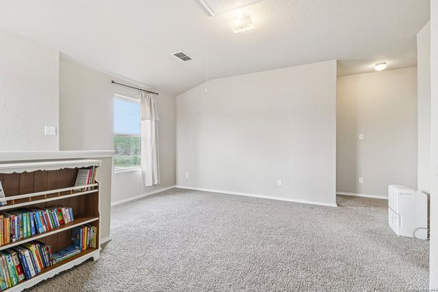 2505 DINO DR, Seguin, TX 78155