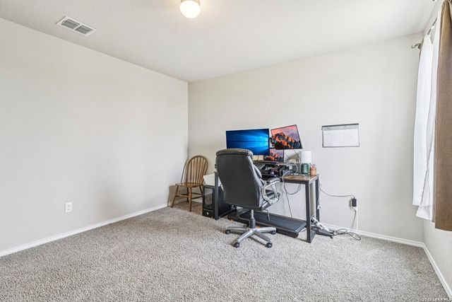 2505 DINO DR, Seguin, TX 78155