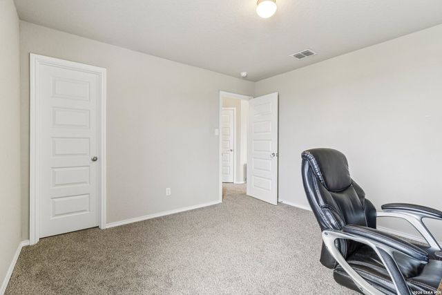 2505 DINO DR, Seguin, TX 78155