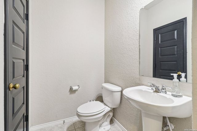 2505 DINO DR, Seguin, TX 78155