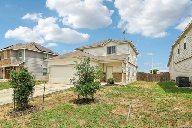 2505 DINO DR, Seguin, TX 78155
