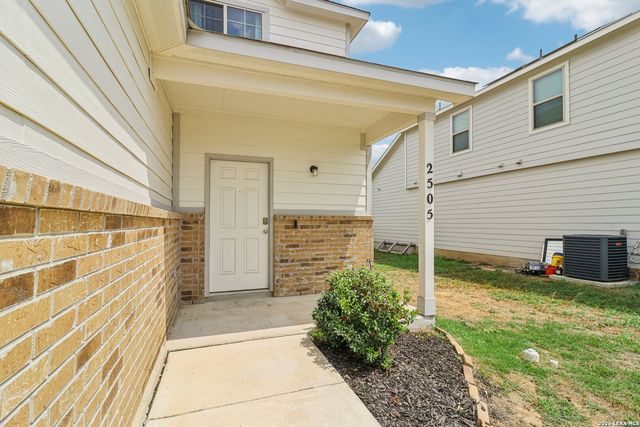 2505 DINO DR, Seguin, TX 78155