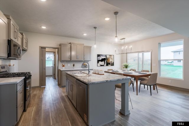 12615 Carpenter Street, Papillion, NE 68138