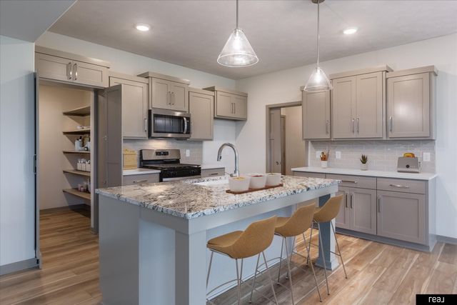12615 Carpenter Street, Papillion, NE 68138