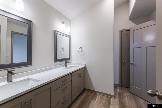12615 Carpenter Street, Papillion, NE 68138