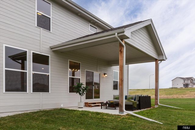 12615 Carpenter Street, Papillion, NE 68138