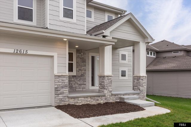 12615 Carpenter Street, Papillion, NE 68138