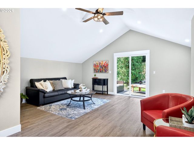 17150 Se TEN EYCK Rd, Sandy, OR 97055