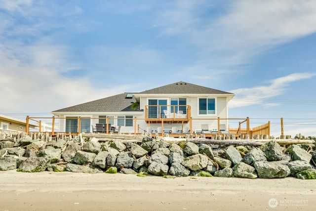 2585 West Beach Road, Oak Harbor, WA 98277